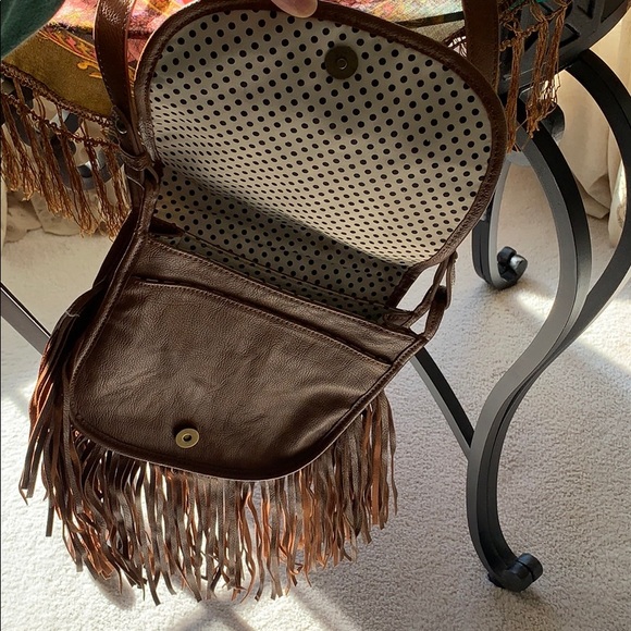 Lacey fringed purse - Picture 2 of 3